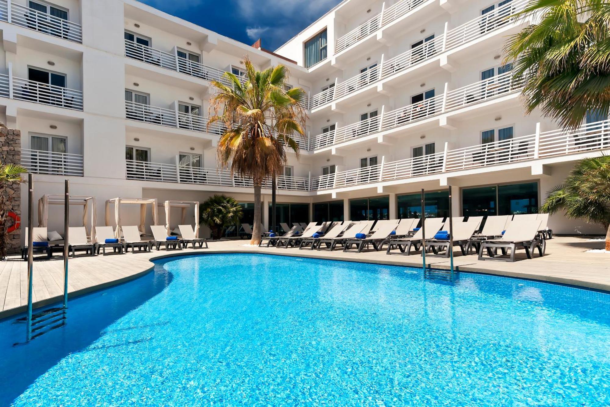 Barcelo Hamilton Menorca - Adults Only Hotel Es Castell  Exterior photo