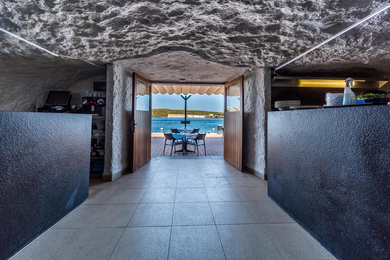 Barcelo Hamilton Menorca - Adults Only Hotel Es Castell  Exterior photo